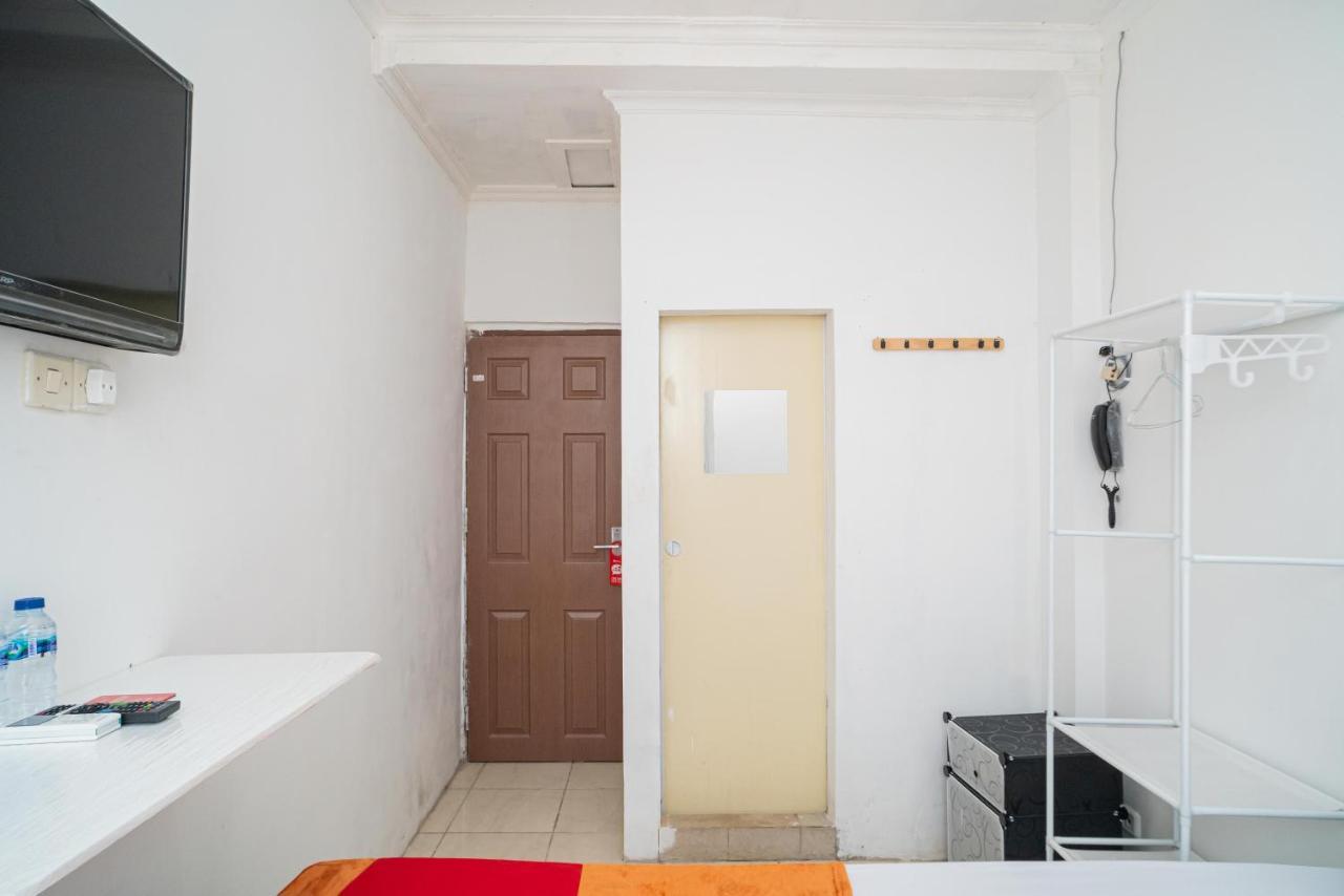 ホテル Reddoorz @ Aralia Harapan Indah Pulokendal エクステリア 写真